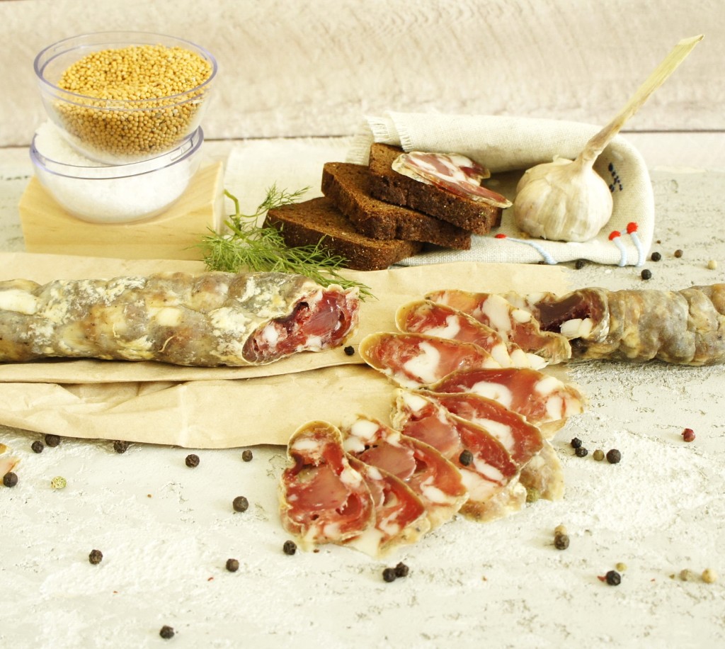 Ковбаса сиров’ялена пальцьопхана, традиційна
