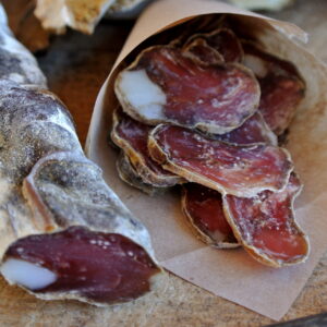 ковбаса пальцьопхана з білими грибами