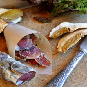 ковбаса пальцьопхана з білими грибами